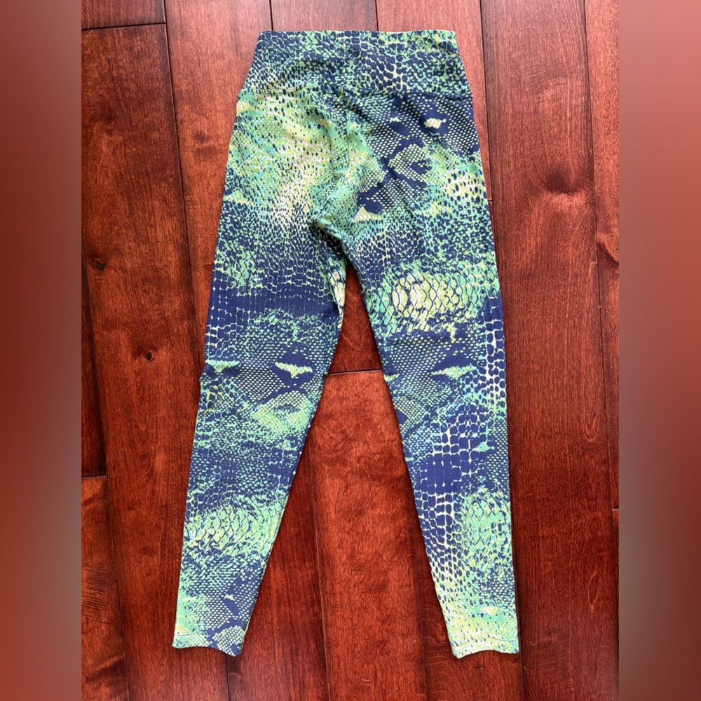 Liquido Active S Reptile Patterned Leggings